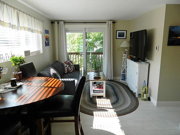 3rd image of 4 Raymond St APT 7