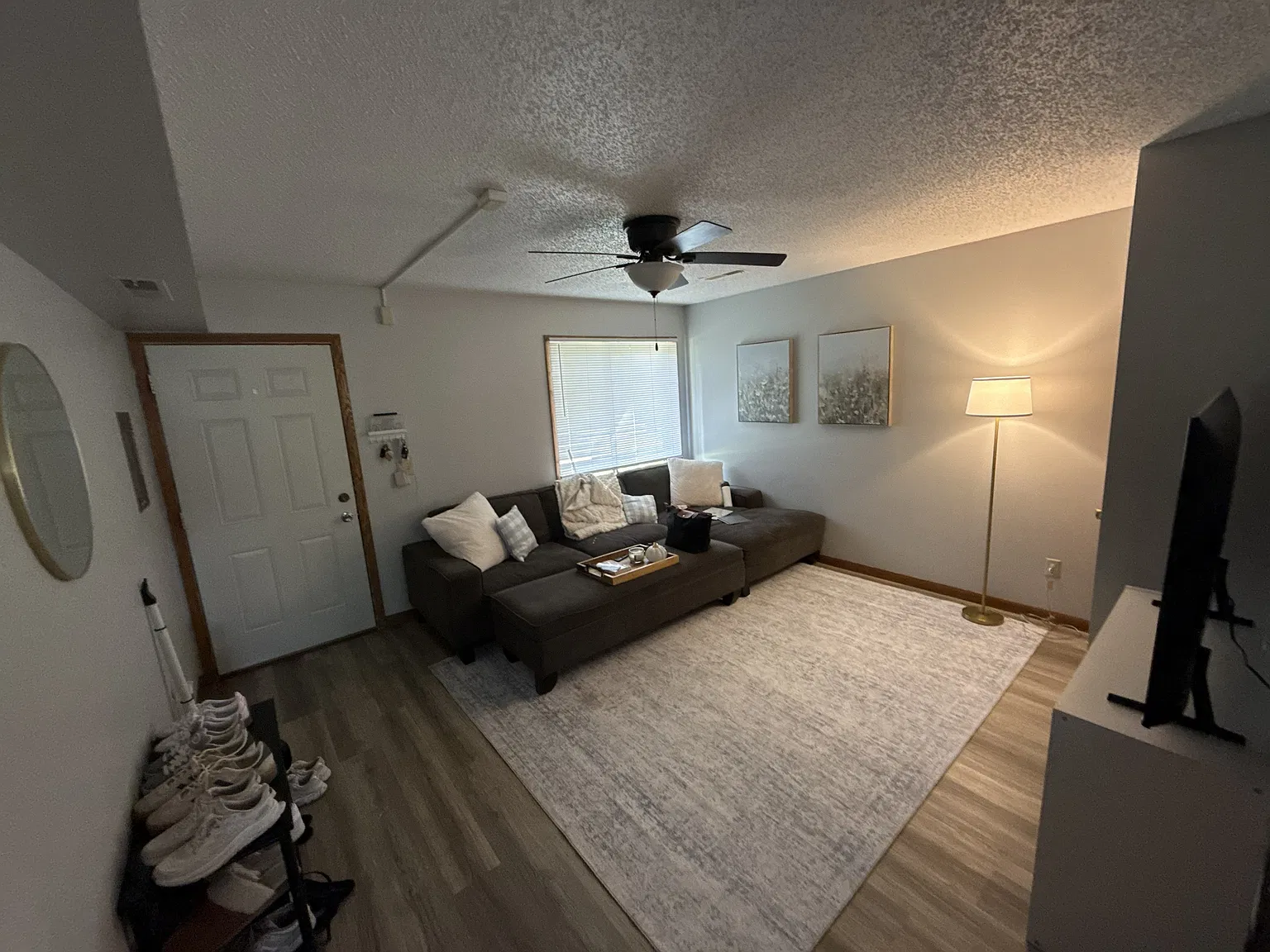 3 bed, 1.5 bath, 1200 sqft, $2,175 — Photo 2