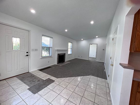 3rd image of 1008 Breton Rd SE
