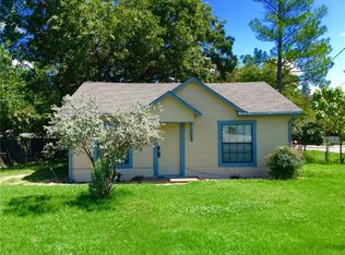 1027 S Welch St, Denton, TX 76201