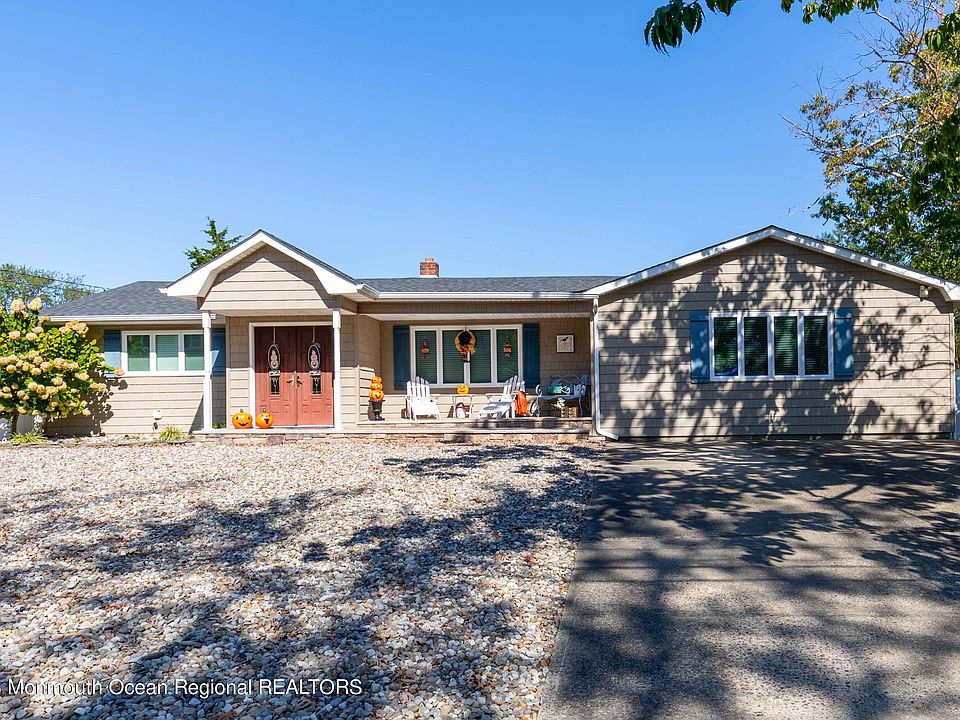 1st image of 1022 Bell Street