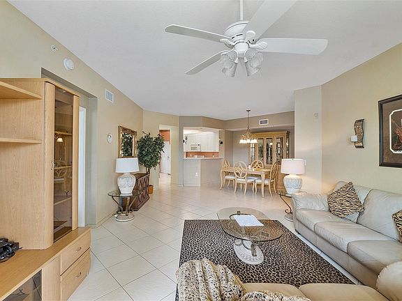 5th image of 7765 Yardley Drive #208