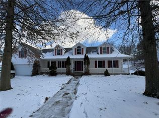 209 Maple Ave, Saint Clairsville, OH 43950