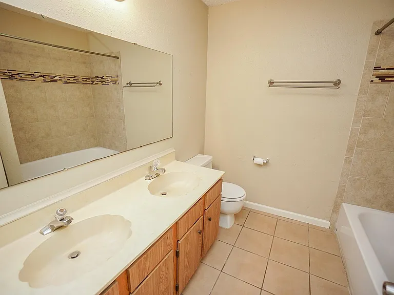 20143 Beechview Ln — Photo 21