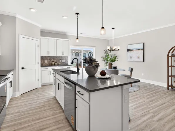 234 E Morehouse Ave, Mooresville, NC