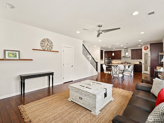 5th image of 1516 Hudson Street NW