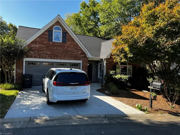 2028 Williamsburg Manor Ct, Winston Salem, NC 27103