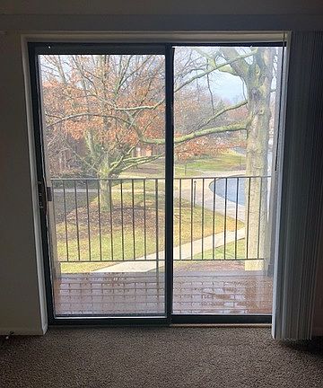 5th image of 1500 S Fairfield Ave APT 12B