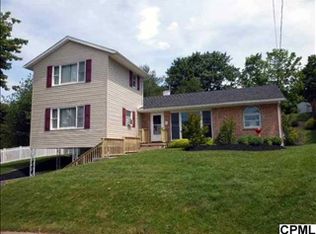 903 Scenery Dr, Harrisburg, PA 17109