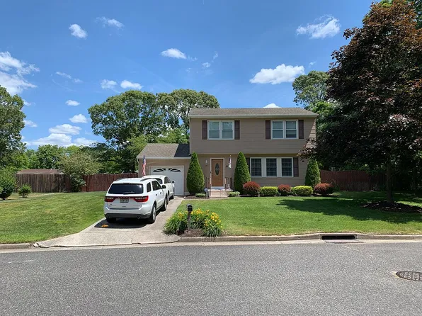 21 Isaacs Ln, Egg Harbor Township, NJ 08234