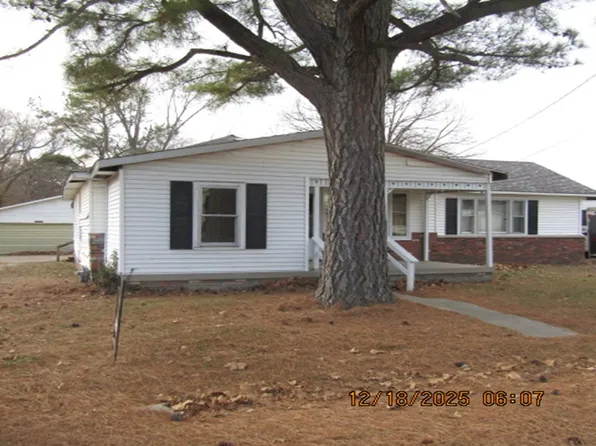 903 S Odle St, West Frankfort, IL 62896