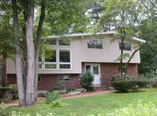 16 Robin Rd, Sharon, MA 02067