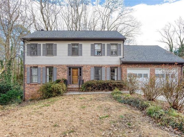 1049 Seven Springs Cir