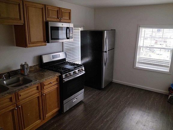 2nd image of 161 Bleeker St #4