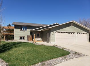 725 Kennedy Loop, Pierre, SD 57501