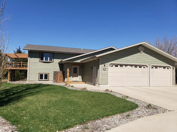 725 Kennedy Loop, Pierre, SD 57501