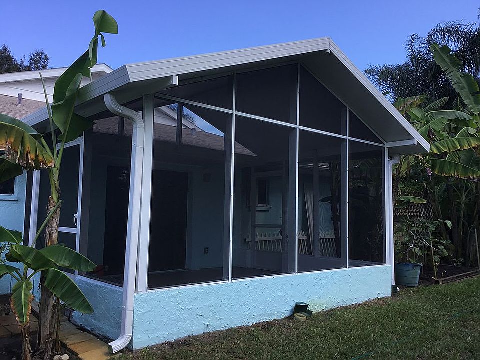 2nd image of 2999 Sea Gate Cir