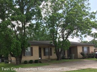 3600 Elliott Dr, Bryan, TX 77802
