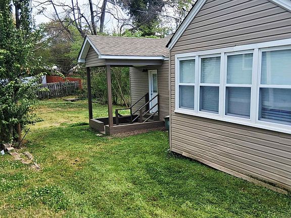 3rd image of 5 Skyland Dr