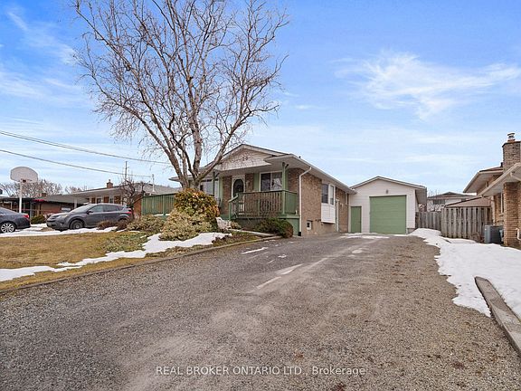 3rd image of 20 Brackencrest Rd