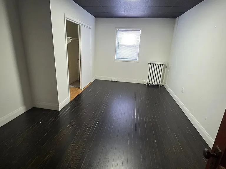 16 N Main St — Photo 5