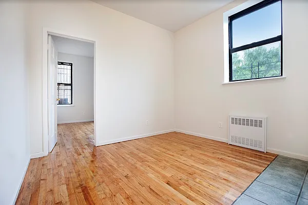 Rented by REAL New York | media 21