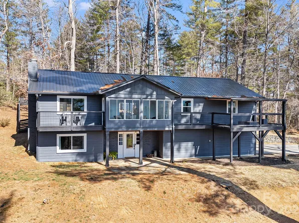 105 Crooked Creek Rd, Hendersonville, NC 28739