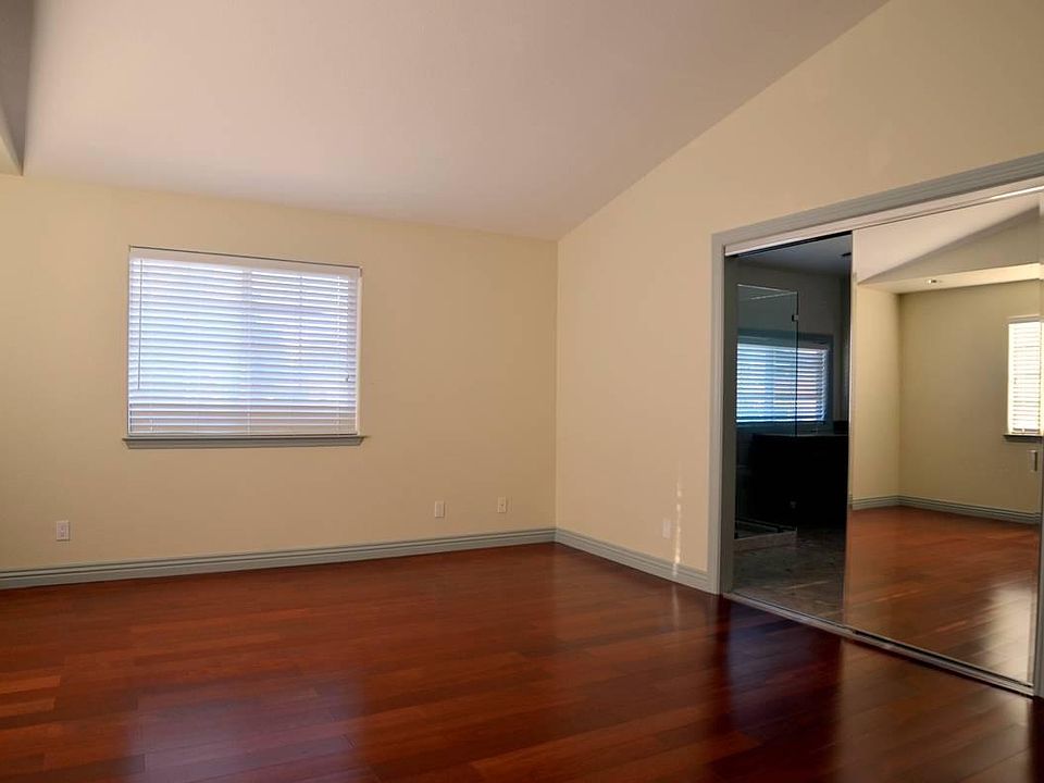 1st image of 107 S 19th St