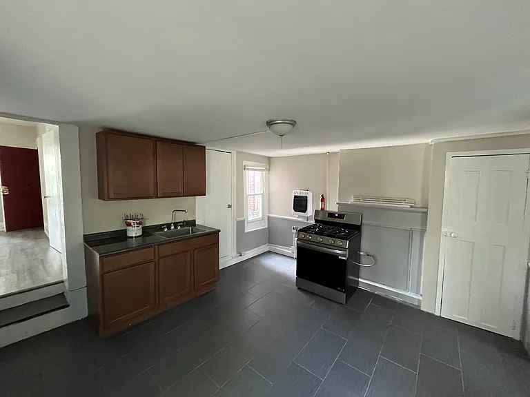 335 Congress St #2 — Photo 3
