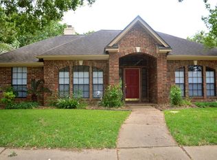 1438 Juniper Ln, Seabrook, TX 77586