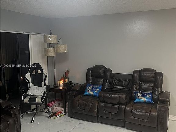 5th image of 819 NE 199th St #6-101
