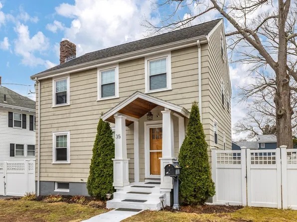 35 Pagoda St, Milton, MA 02186