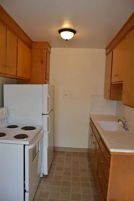5481 Carlson Dr - 04 — Photo 3
