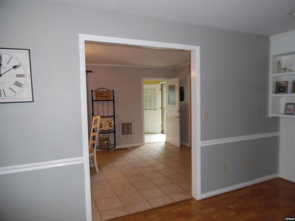 5th image of 2709 Macon Dr