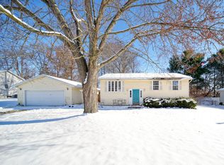 2375 Windemere Dr, Jackson, MI 49202