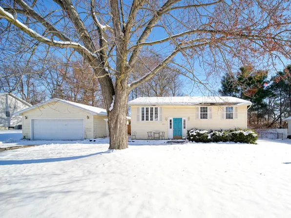 2375 Windemere Dr, Jackson, MI 49202
