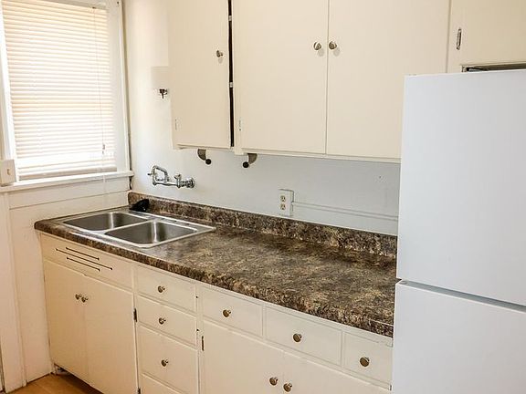 3rd image of 928 Leavenworth St APT 5
