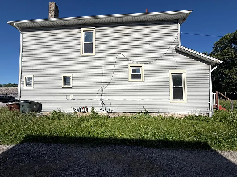418 E Ash St — Photo 13