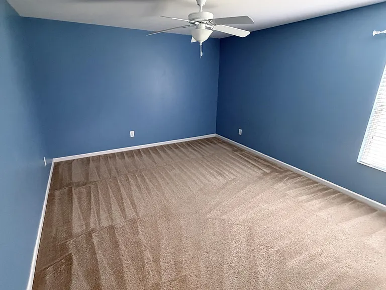 521 Shelmore Ln — Photo 9