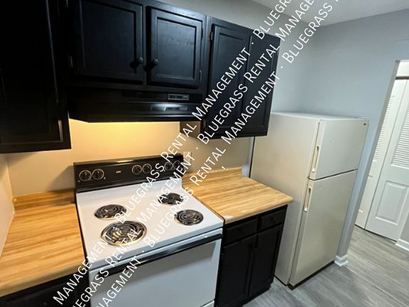 3rd image of 130 Macey Blvd APT 4