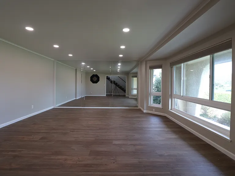 565 Clubhouse Dr — Photo 4