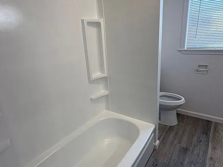 906 N Central Ave — Photo 7