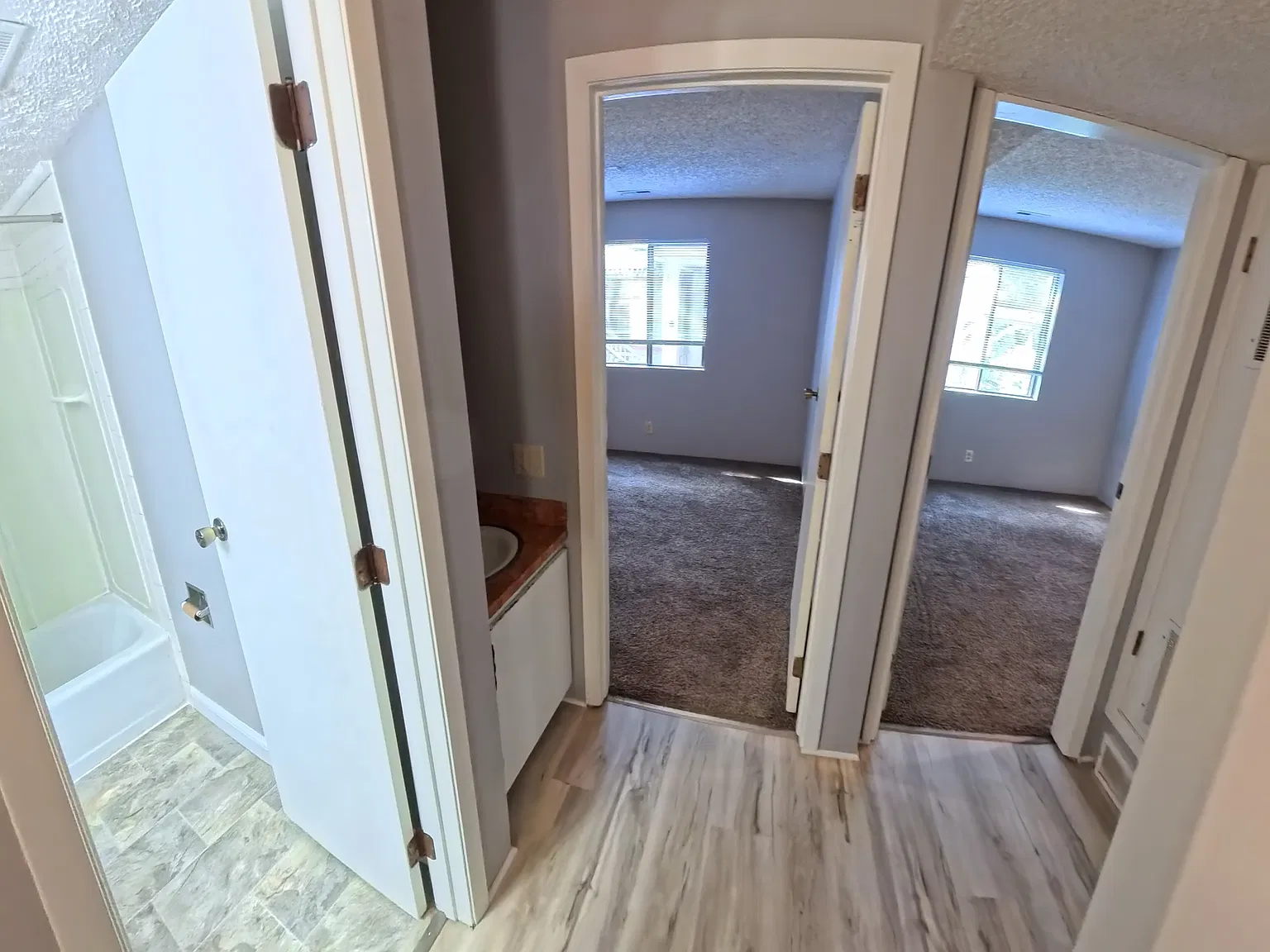 2 bed, 800 sqft, $799 — Photo 4