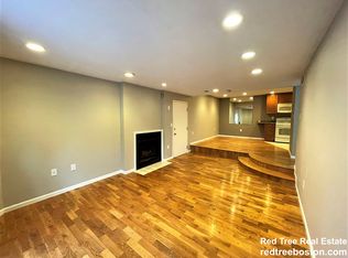 1212 Vfw Pkwy APT 17, West Roxbury, MA 02132