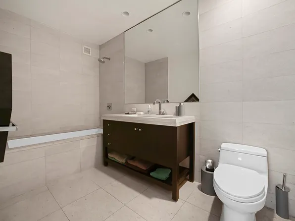 1600 Broadway image 7 of 15