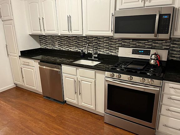 5th image of 27 Bayberry Dr