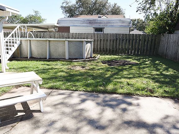 3rd image of 126 Briar Green Dr