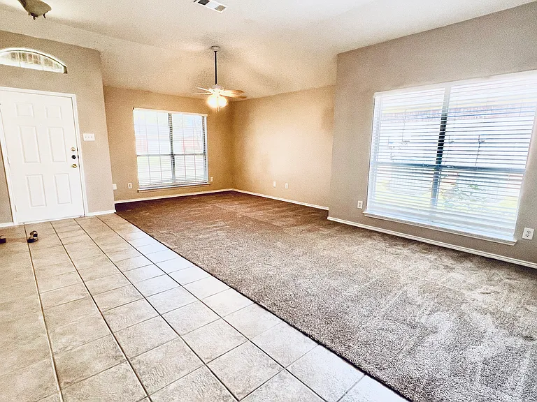 604 Coal Creek Dr — Photo 2