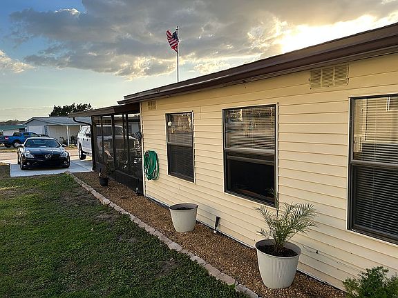 2nd image of 122 Jade Way