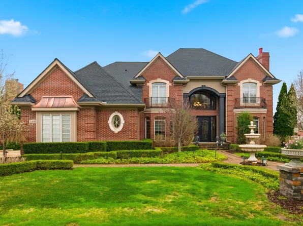 18356 Clairmont Cir W, Northville, MI 48168